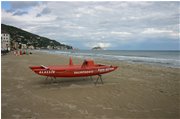  La sabbiosa spiaggia di Alassio a fine ottobre - Altro - 2005 - Panorami - Foto varie - Voto: Non  - Last Visit: 13/4/2024 20.6.57 