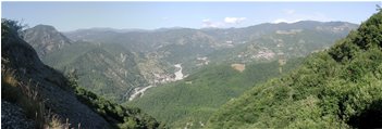  Il paese di Vobbia e l'omonimo torrente - Crocefieschi&Vobbia - <2001 - Panorami - Estate - Voto: Non  - Last Visit: 24/9/2023 17.24.46 