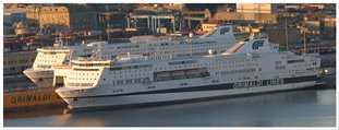  Nave in partenza, terminal traghetti - Genova - 2004 - Paesi - Foto varie - Voto: Non  - Last Visit: 13/4/2024 20.4.36 