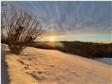  Vista al tramonto verso santuario della Guardia e monte Tobio con neve - Savignone - 2022 - Panorami - Inverno - Voto: Non  - Last Visit: 25/5/2024 9.27.37 