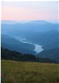  Panorama all'alba dal monte Antola sul lago del Brugneto - ValBrevenna - 2007 - Panorami - Estate - Voto: Non  - Last Visit: 25/5/2024 9.12.38 